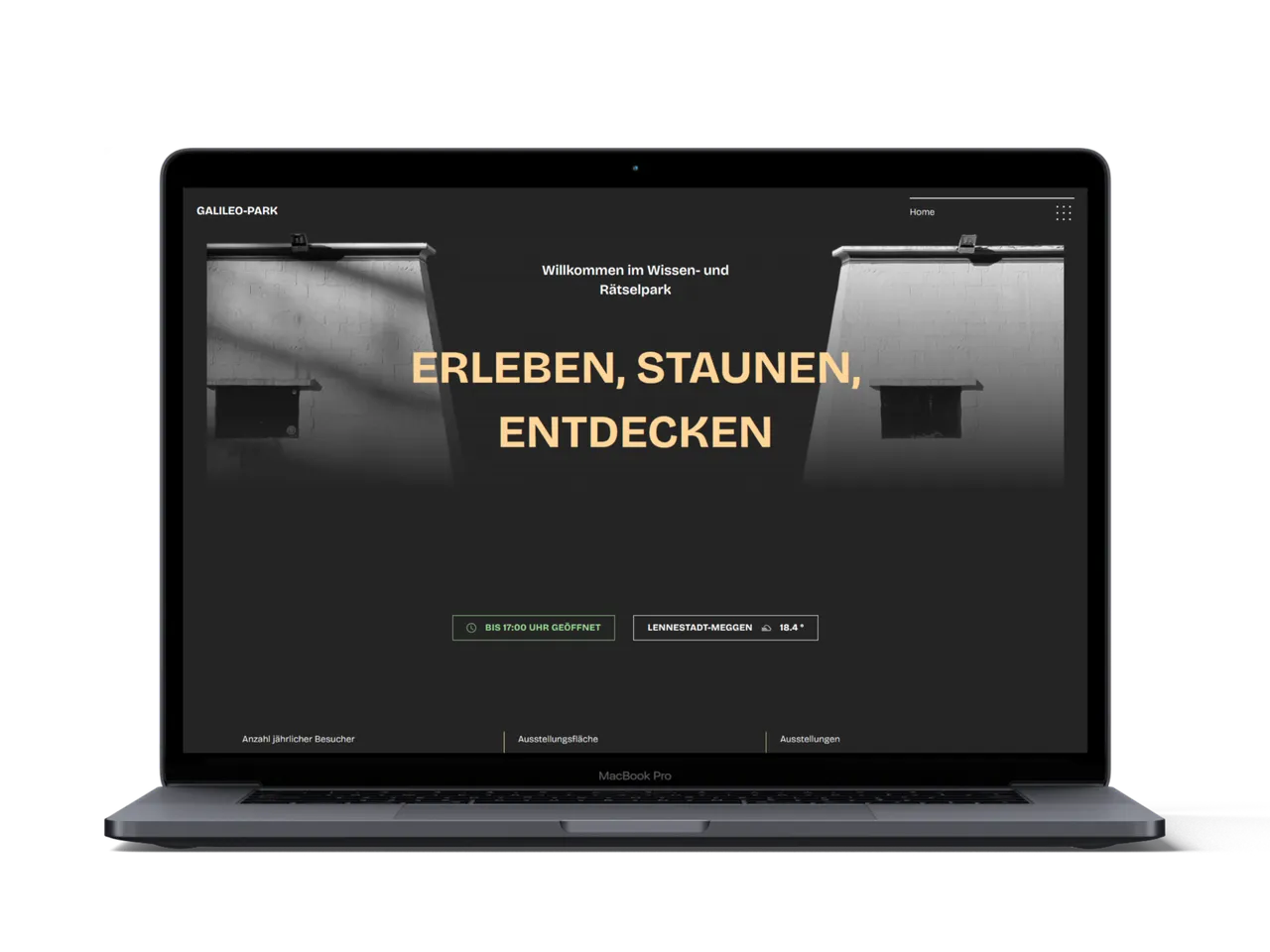 Mockup der Website auf einem MacBook